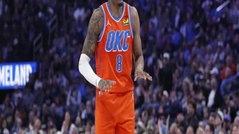 曼城第18轮1-0险胜布莱顿，德布劳内助攻福登破门+造点，斯特林错失点球